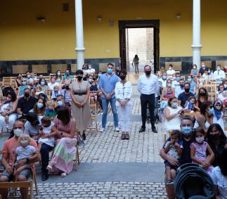 Imposición de pañuelo de fiestas a niños nacidos en el 2019 y 2020 en Tarazona