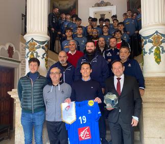  El Ayuntamiento recibe a los equipos participantes en el II Torneo Internacional Promesas del Balonmano