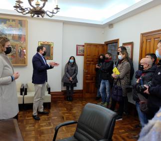  El alcalde de Tarazona recibe al grupo de periodistas componentes del viaje de prensa de la Red de Juderías de España