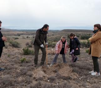 Los escolares de Tarazona plantan 1.500 árboles en la Dehesa
