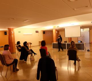 El Ayuntamiento en conmemoración del día de la Mujer realiza un taller formativo dirigido a mujeres emprendedoras.