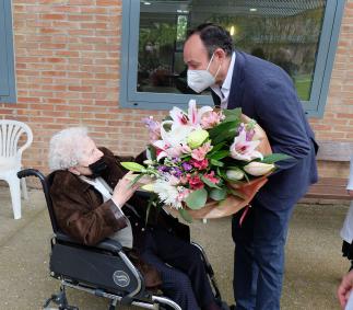 Homenaje a Eloísa García la persona maás logeva de Tarazona