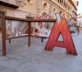 PROMOCIÓN TURISTICA DE ARAGÓN  De 23 al 27 de septiembre Horario de punto informativo: de 11:30 h a 14:30 h y de 17:00 h a 22:00 h   En este contexto actual que nos encontramos, saliendo de la crisis sanitaria producida por el Covid-19, la Dirección General de Turismo ha decido realizar diferentes actos de promoción, en el que se incluye dar a conocer los numerosos recursos turísticos de Aragón a los propios aragoneses.   Del total de turistas nacionales que recibe Aragón los procedentes de la propia Comuni