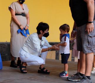 Imposición de pañuelo de fiestas a niños nacidos en el 2019 y 2020 en Tarazona