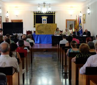 El Salón de Plenos luce la única copia manuscrita de la “Carta Naval de Juan de la Cosa” en Aragón