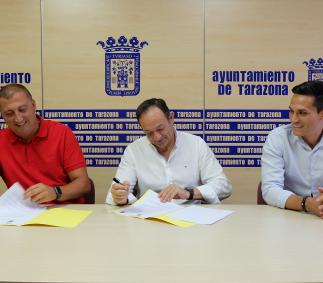 El Ayuntamiento de Tarazona firma renueva el convenio con el Balonmano Tarazona