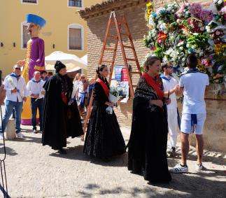  Un millar de personas participa en la ofrenda  de flores y frutos de Tarazona  