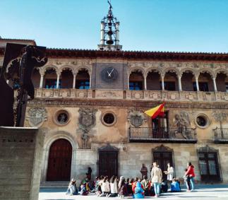 La octava edición del concurso literario “Érase una vez…” de la Fundación Tarazona Monumental, se dedica al emblemático Ayuntamiento renacentista